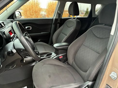 Used 2015 Kia Soul FWD image 10