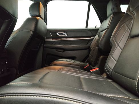 Used 2017 Ford Explorer Platinum AWD/4WD image 18