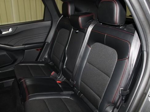 Used 2025 Ford Escape ST-Line image 18