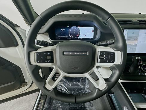 Used 2025 Land Rover Defender 110 S AWD/4WD image 11