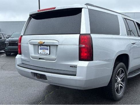 Used 2019 Chevrolet Suburban LT AWD/4WD image 11