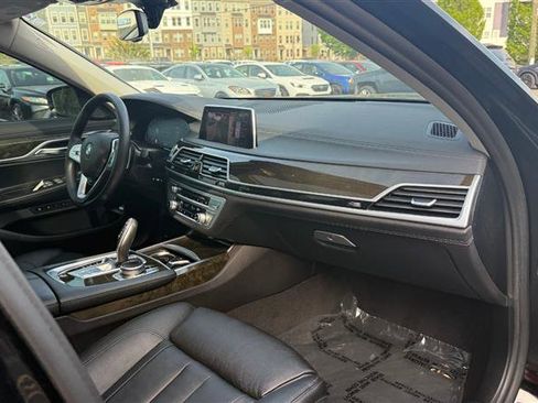 Used 2020 BMW 740i xDrive w/ Cold Weather Package image 33