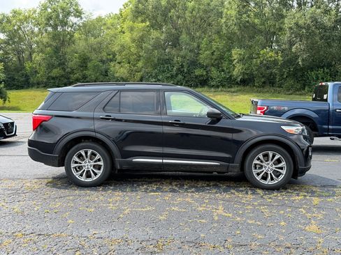 Used 2020 Ford Explorer XLT w/ Equipment Group 202A AWD/4WD image 5