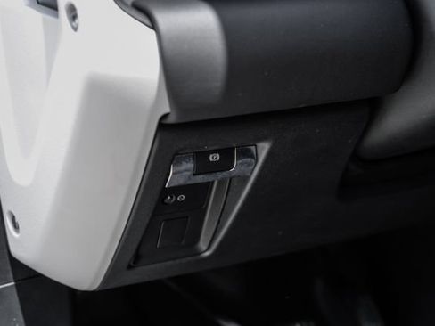 Used 2025 Land Rover Defender 110 S AWD/4WD image 31