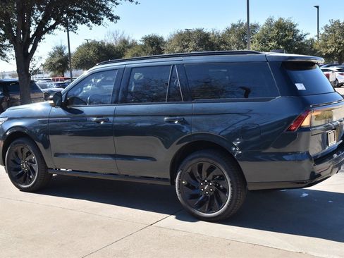 New 2025 Lincoln Navigator Reserve w/ Jet Appearance Package image 10
