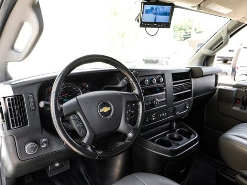 Used 2021 Chevrolet Express 3500 w/ Power Convenience Package RWD image 2