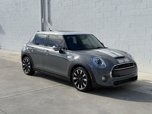 Used 2017 MINI Cooper S image 9