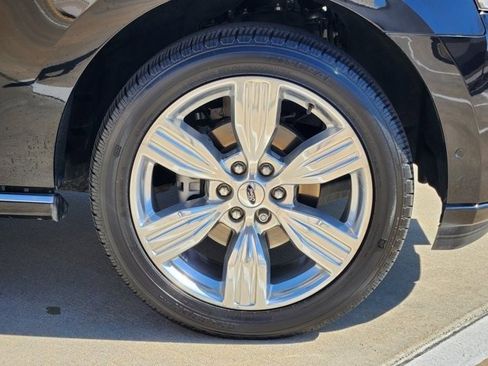 Used 2024 Ford Expedition Max Platinum image 10