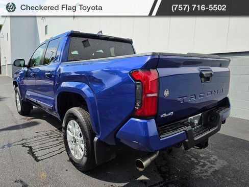 Certified 2025 Toyota Tacoma SR5 AWD/4WD image 3
