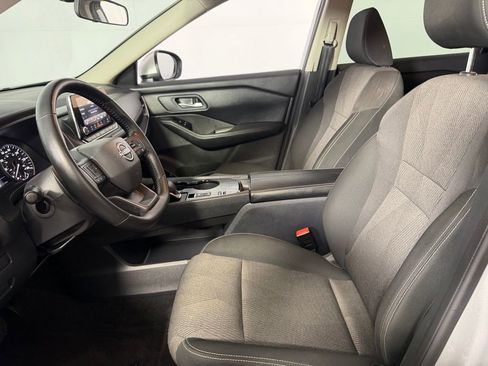 Used 2025 Nissan Rogue SV FWD image 21