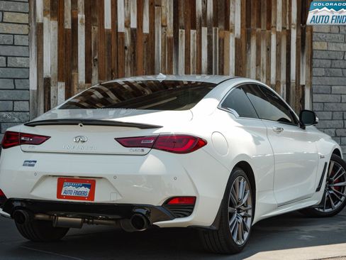 Used 2017 INFINITI Q60 Red Sport 400 AWD/4WD image 7