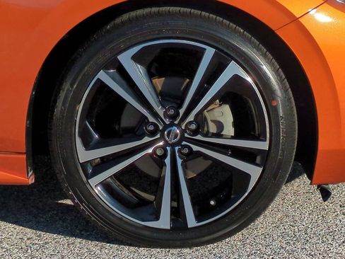 Certified 2023 Nissan Sentra SR w/ SR Premium Package image 11