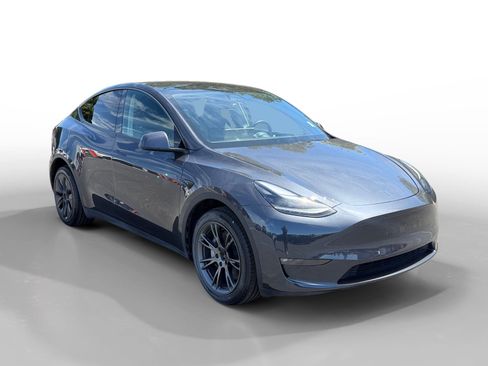 Used 2025 Tesla Model Y Long Range AWD/4WD image 7