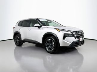 Used 2025 Nissan Rogue SV AWD/4WD video 1
