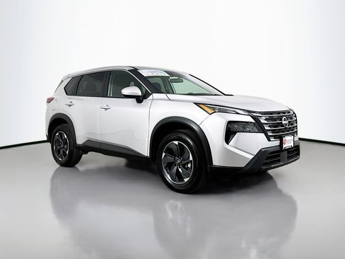 Used 2025 Nissan Rogue SV AWD/4WD image 1