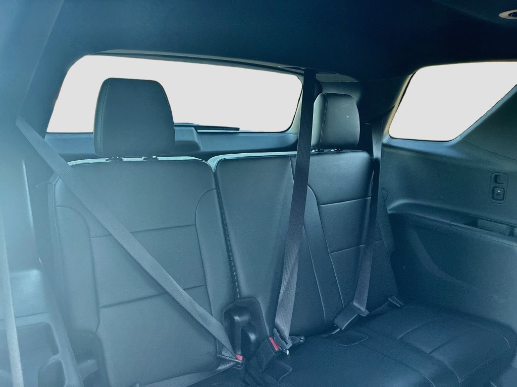 Used 2023 Chevrolet Traverse Premier w/ Redline Edition FWD image 29