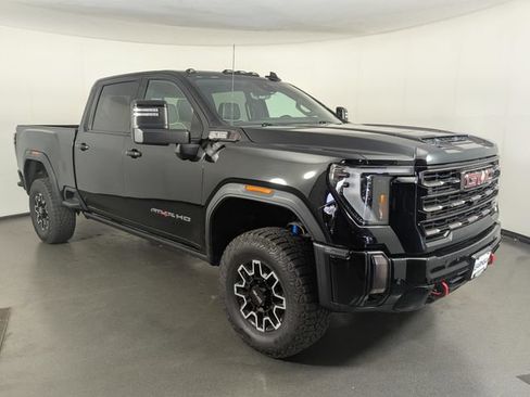 Used 2024 GMC Sierra 2500 AT4X AWD/4WD image 2