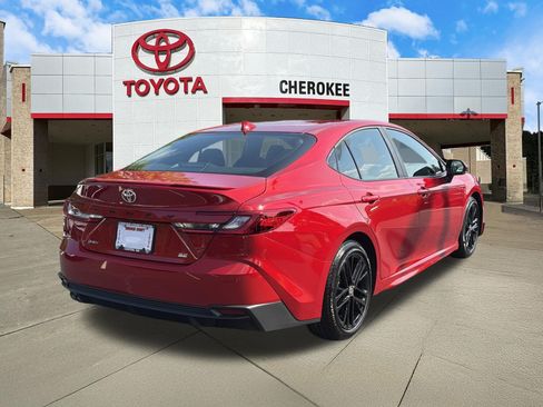 Used 2026 Toyota Camry SE w/ Convenience Package FWD image 5