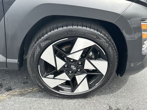 Used 2025 Hyundai Kona Limited FWD image 14