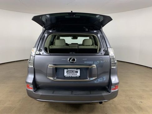 Used 2023 Lexus GX 460 Premium w/ Premium Package image 12