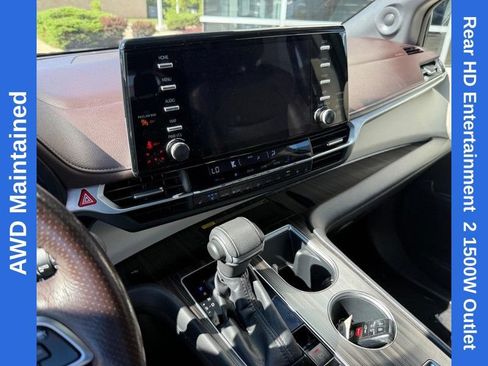 Used 2022 Toyota Sienna Platinum AWD/4WD image 27
