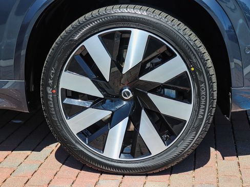 Used 2023 Volvo XC90 T8 Ultimate w/ Protection Package Premier AWD/4WD image 11