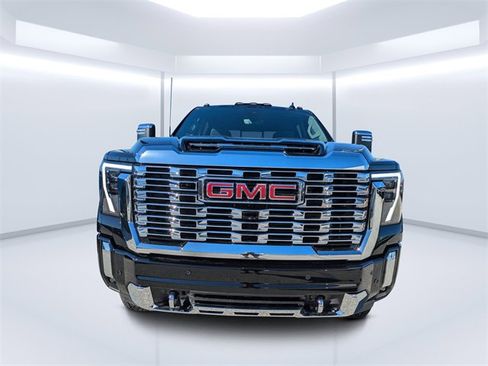 New 2026 GMC Sierra 3500 Denali w/ Denali Reserve Package image 8
