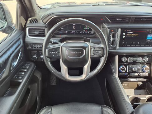 Used 2022 GMC Yukon XL Denali AWD/4WD image 14