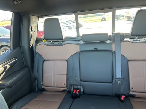 Used 2024 Chevrolet Silverado 1500 High Country w/ Technology Package image 26