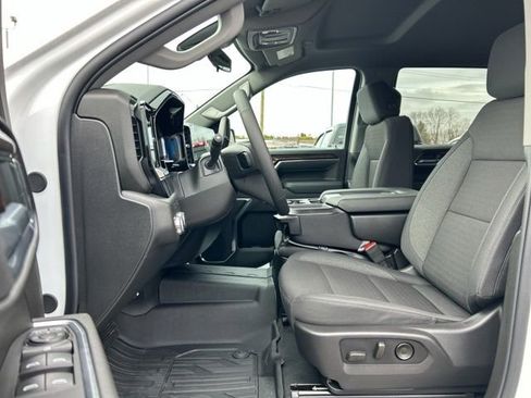New 2026 GMC Sierra 1500 SLE image 25