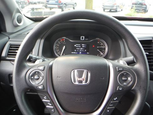 Used 2021 Honda Ridgeline Sport image 32