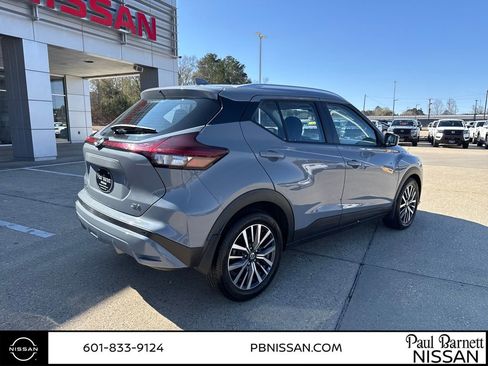 Used 2021 Nissan Kicks SV image 13