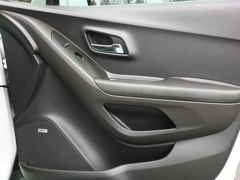 Used 2020 Chevrolet Trax Premier image 28