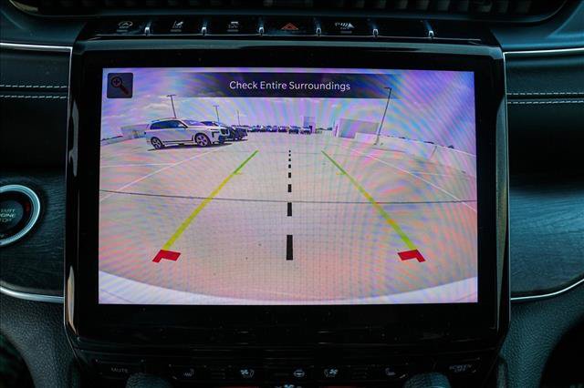 Used 2023 Jeep Grand Cherokee Overland AWD/4WD image 19
