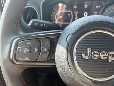 Used 2025 Jeep Wrangler Unlimited Rubicon AWD/4WD image 27