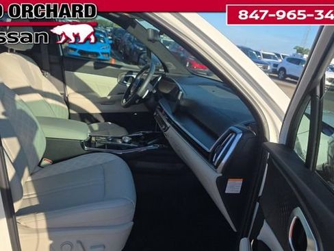 Used 2025 Kia Sorento SX Prestige AWD/4WD image 8