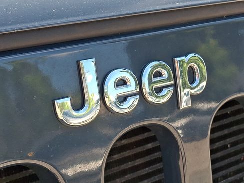 Used 2017 Jeep Wrangler Unlimited Sport w/ Quick Order Package 24S AWD/4WD image 4