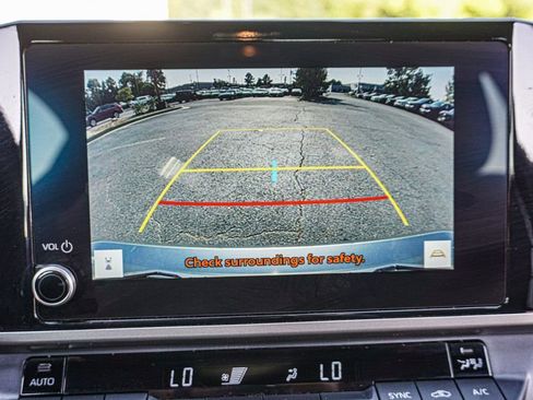 Used 2025 Toyota Camry SE image 31