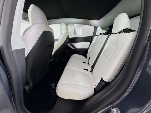 Used 2022 Tesla Model Y Performance image 24