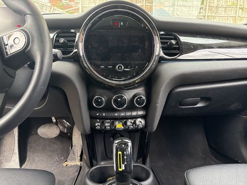 Certified 2024 MINI Cooper SE image 8