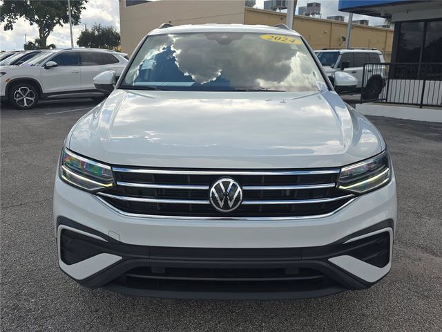 Used 2024 Volkswagen Tiguan S AWD/4WD image 2