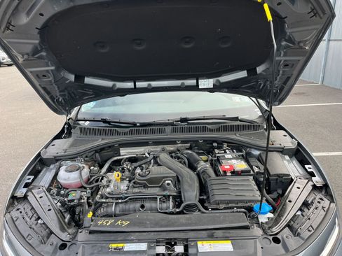 Used 2025 Volkswagen Jetta SE image 31