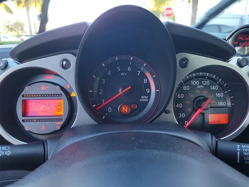 Used 2016 Nissan 370Z w/ Sport Package image 15