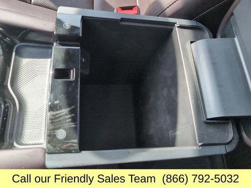 Used 2025 Ford Explorer Platinum w/ Ultimate Package AWD/4WD image 27