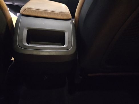 Used 2020 Volvo XC60 T6 Momentum w/ Premium Package image 16