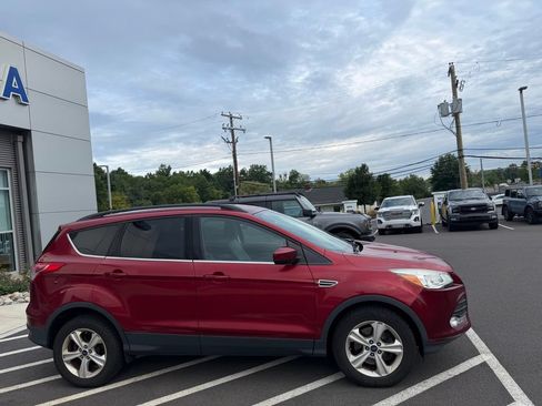 Used 2016 Ford Escape SE w/ Equipment Group 201A AWD/4WD image 5