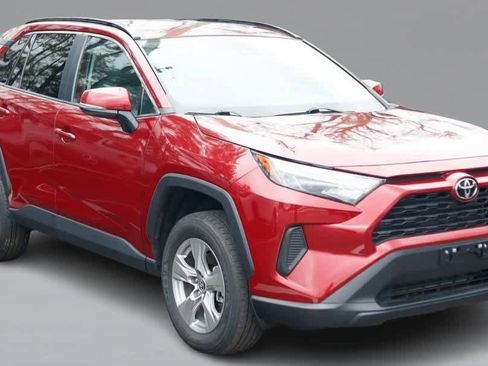 Used 2023 Toyota RAV4 XLE image 3