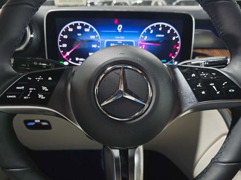 Used 2026 Mercedes-Benz GLC 300 4MATIC image 25