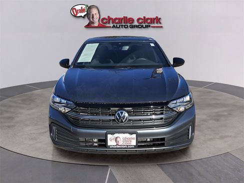 Used 2024 Volkswagen Jetta Sport image 2