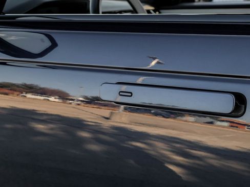 Used 2021 Land Rover Range Rover Velar R-Dynamic S image 46